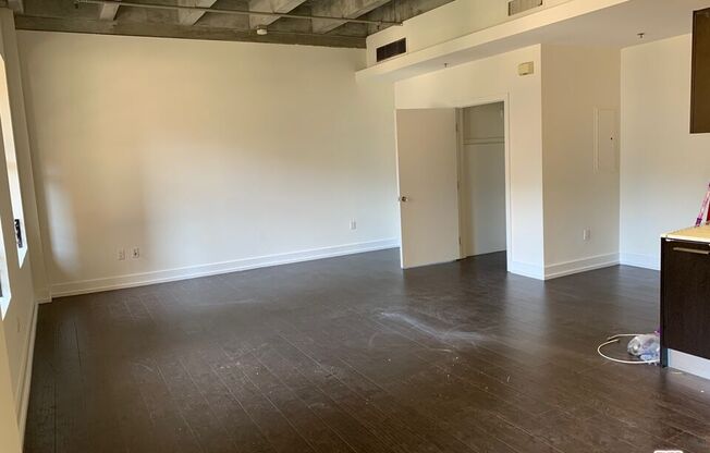 1 bed, 1 bath, 1,036 sqft, $3,149, Unit 512