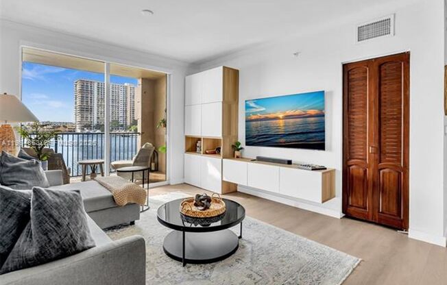 2 beds, 2 baths, 1,116 sqft, $4,000, Unit 17150 N Bay Rd # 2205