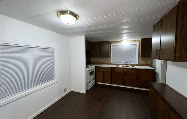 2 beds, 1 bath, $1,250