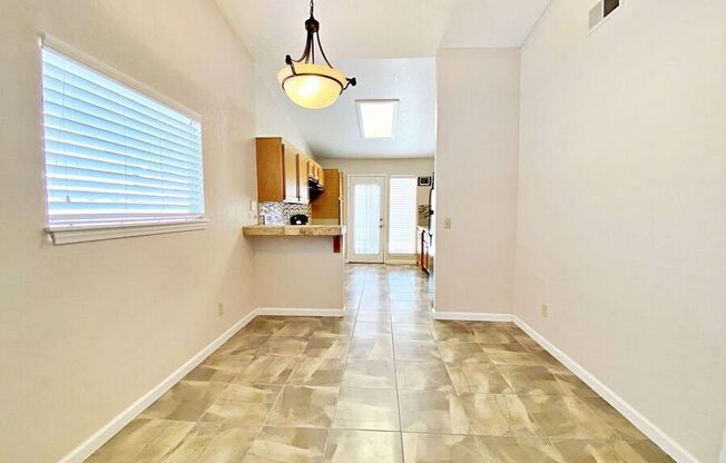 704 CALLAHAN PT DR