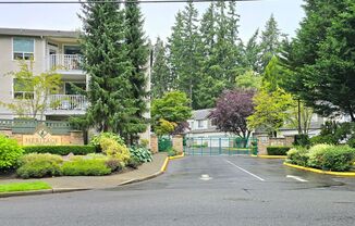 2 Bedroom Condo Available in Gated Community in Everett