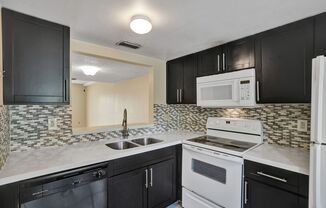 Townhouse with 2 Beds, 2.5 Baths, In-Unit Washer/Dryer