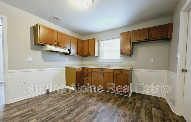 3 beds, 2 baths, 1,104 sqft, $1,575