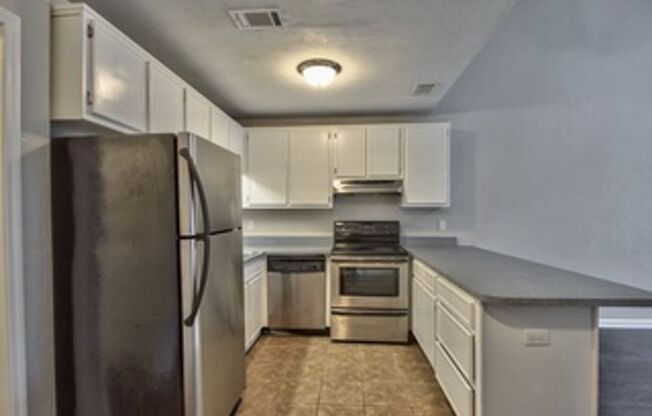 2 beds, 2 baths, $1,300