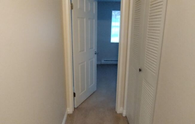 2 beds, 1 bath, 776 sqft, $1,325, Unit 045