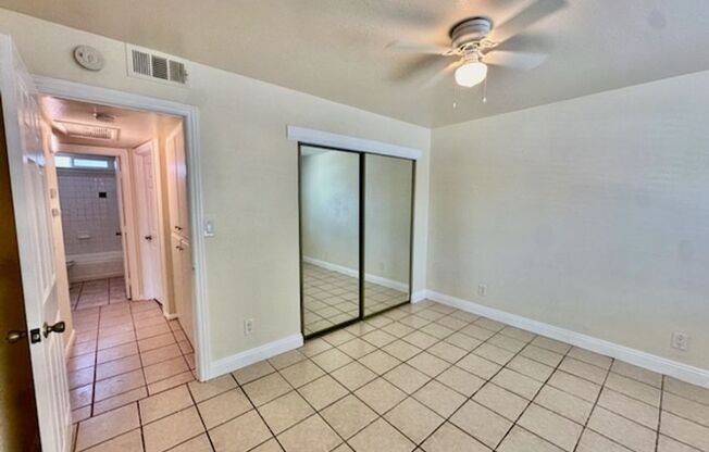 2 beds, 1 bath, $1,650, Unit 445 N. Hamilton Avenue #C