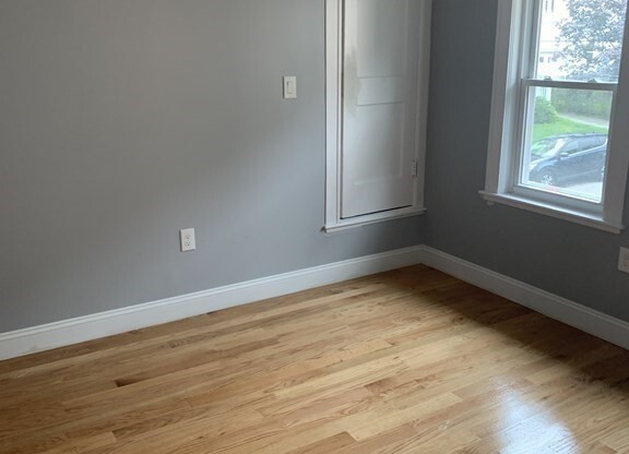 2 beds, 1 bath, 1,400 sqft, $2,600, Unit 2