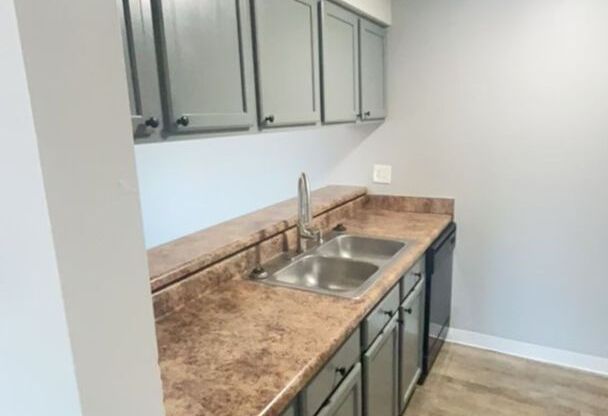 2 beds, 1.5 baths, 900 sqft, $920, Unit 615-301