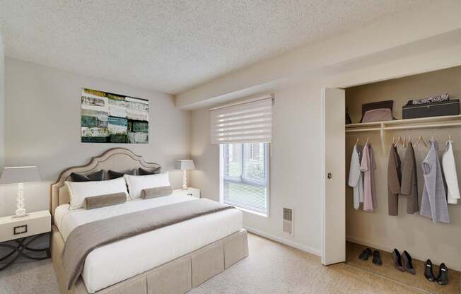 Large Bedroom With Closet at River Pointe Apartments, ZPM, Fort Washington