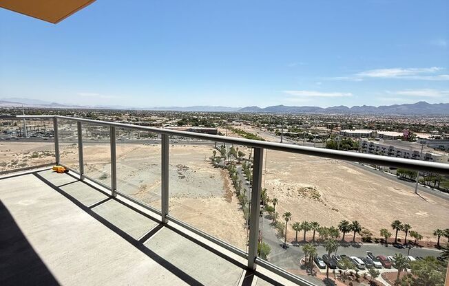 2 beds, 2.5 baths, $2,750, Unit Unit 1311