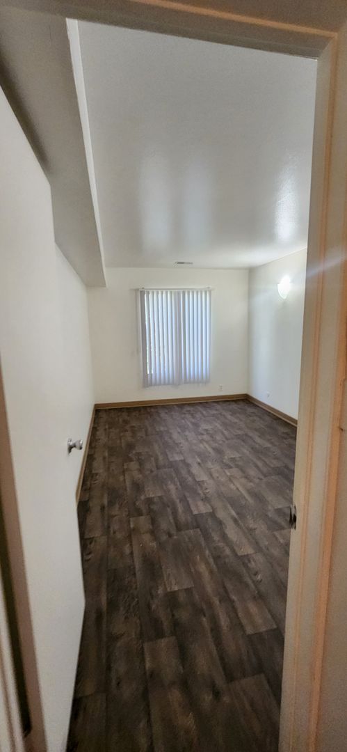 1 bed, 1 bath, 700 sqft, $1,045, Unit 05B
