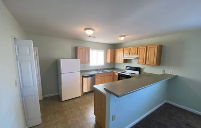 1 bed, 1 bath, 726 sqft, $1,100, Unit 650 10th St - 650 10th St #102 Sparks, NV 89431