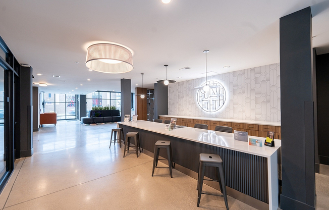 4th & 5th Lobby