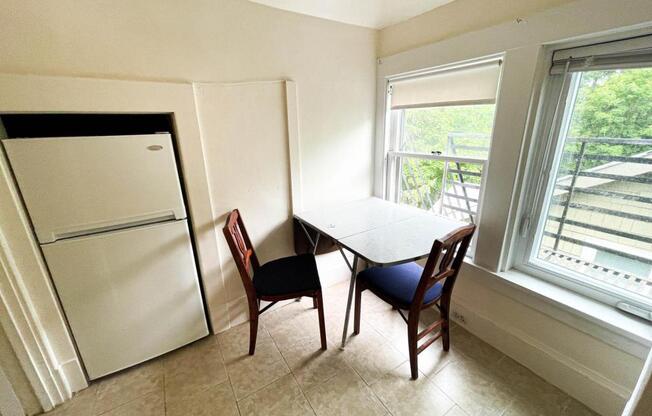 2 beds, 1 bath, $1,700