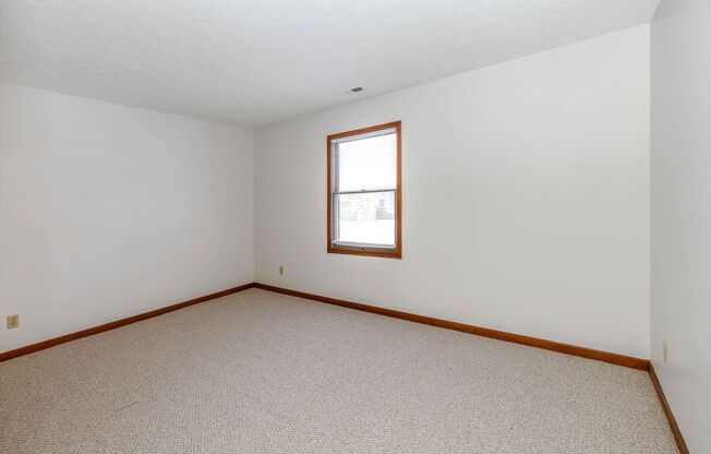 2 beds, 1 bath, 950 sqft, $1,400, Unit 1021 Parkside Court South