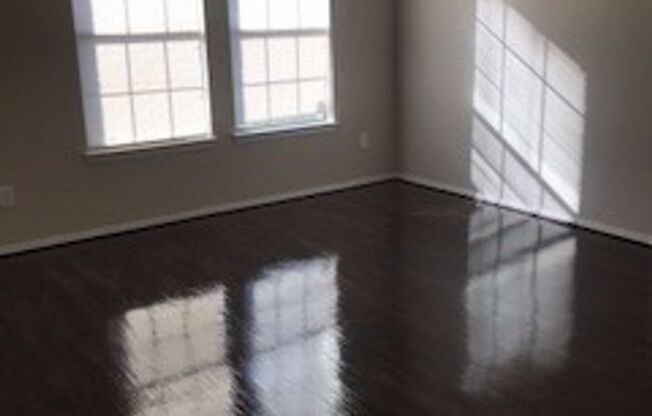 Large 3 Bedroom in Royse City!!