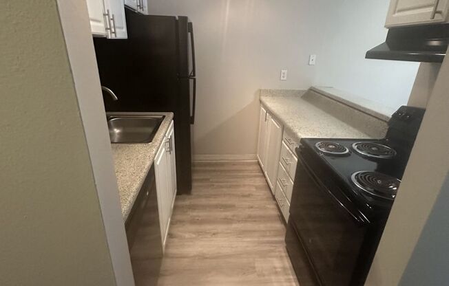 1 bed, 1 bath, 700 sqft, $1,400, Unit C15