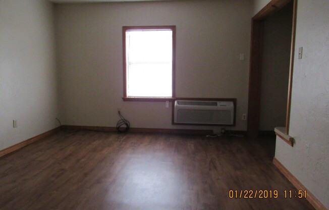 1 bed, 1 bath, 700 sqft, $450, Unit D