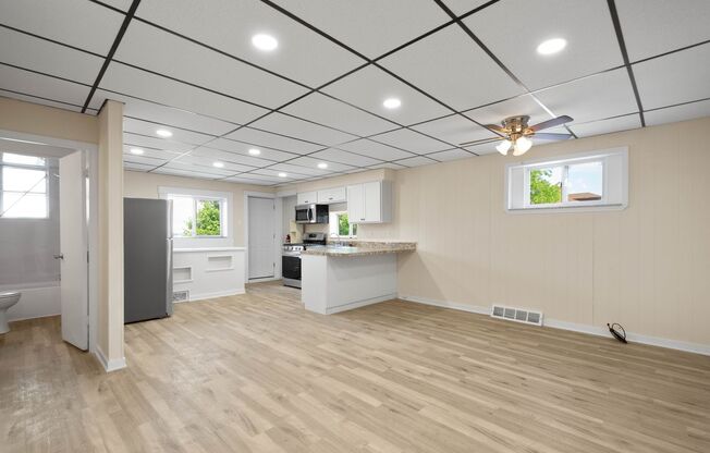 Gorgeous 2 bedroom in Pittsburgh available now! Accepting Section 8!