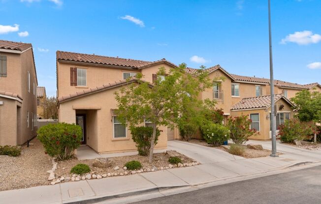 UPGRADED 3 BED 2.5 BATH IN SOUTHWEST- DOWNSTAIRS BED/BATH