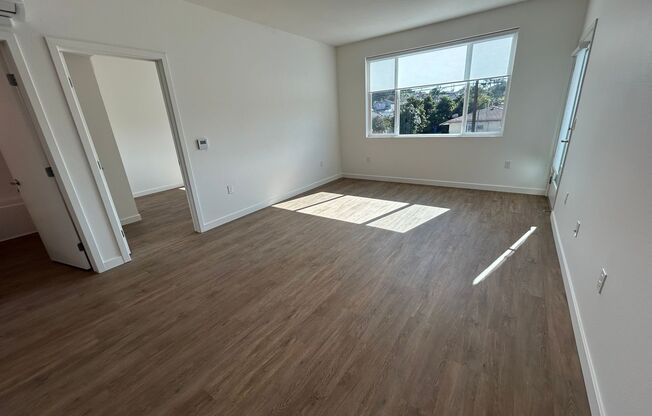 2 beds, 2 baths, 902 sqft, $3,085, Unit 2116-204