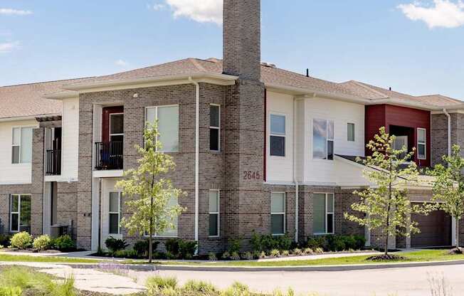 Exterior building at Echo Park at Perry Crossing Apartments, Plainfield