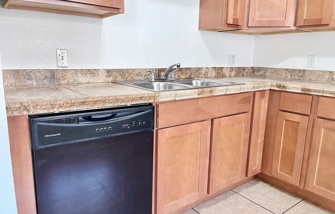 2 beds, 1 bath, $1,195, Unit 208