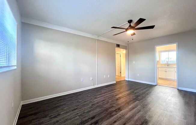 1 bed, 1 bath, 650 sqft, $1,549, Unit 450-307