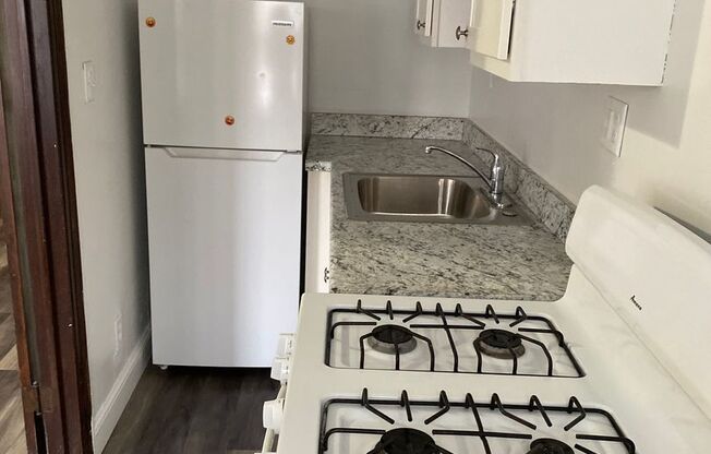 Studio, 1 bath, 500 sqft, $740, Unit Unit 106