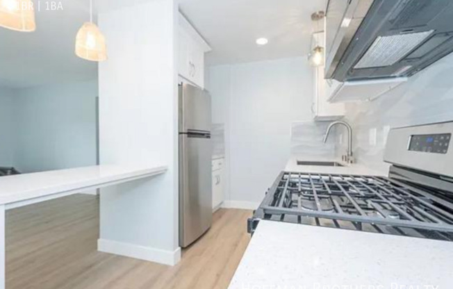 418 5 N BROADWAY