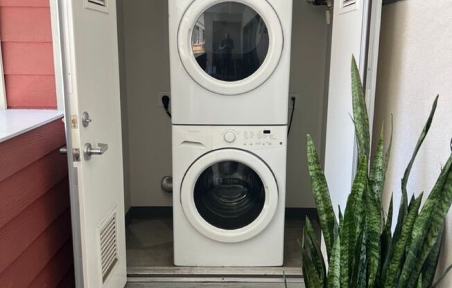 Studio, 1 bath, 282 sqft, $1,950, Unit Apt. 216
