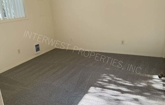 1 bed, 1 bath, 527 sqft, $1,250, Unit 32-2