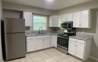 2 beds, 1 bath, 770 sqft, $1,100, Unit Birchwood 1