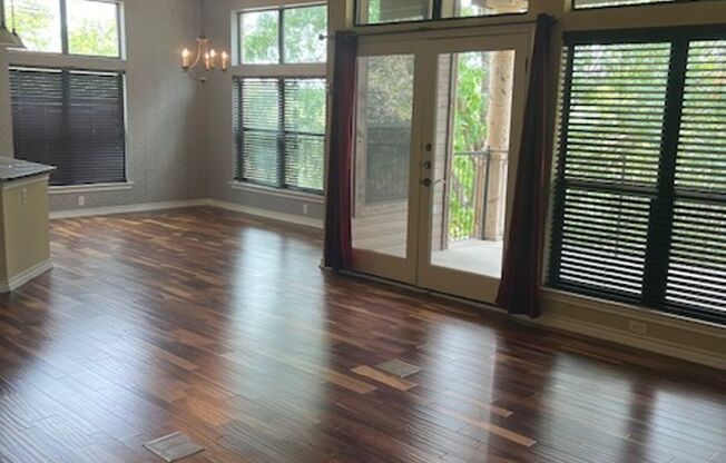 Beautiful 2 Bedroom 2 Bath condo in Georgetown