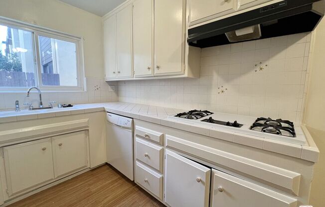 1 bed, 1 bath, 670 sqft, $2,425, Unit 2