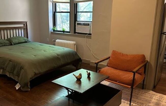 Studio, 1 bath, 600 sqft, $1,049, Unit Unit 315