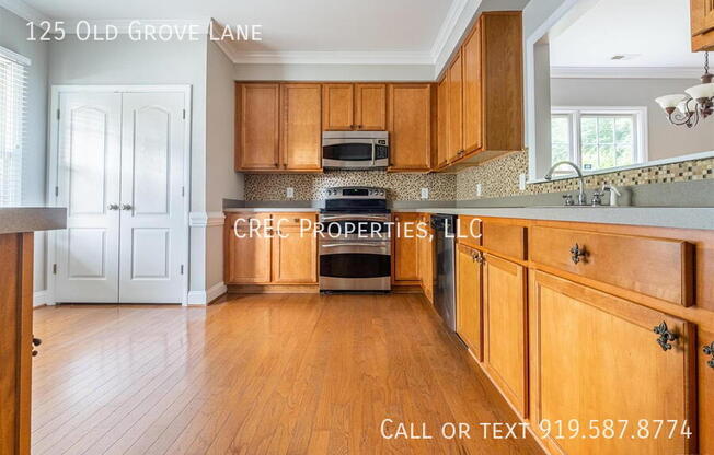125 OLD GRV LN