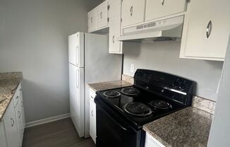 1 bed, 1 bath, 800 sqft, $1,295, Unit 711