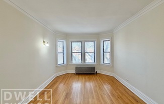 1909 W Larchmont Ave