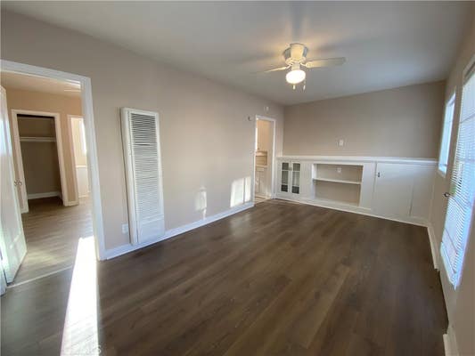 1034 W 15 ST