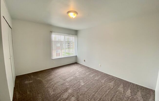 2 beds, 1 bath, 1,000 sqft, $1,295, Unit #32