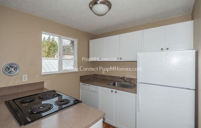 3 beds, 1.5 baths, $2,199, Unit 7640 SW 34th Avenue - Unit 7