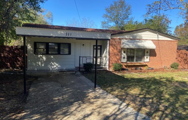 **AVAILABLE NOW**4 Bedroom / 1 Bathroom Home for Rent / 31907