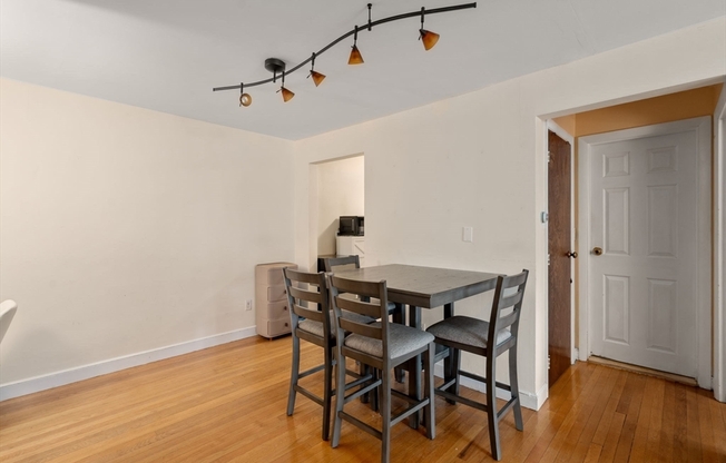 14 Commonwealth Ct #13