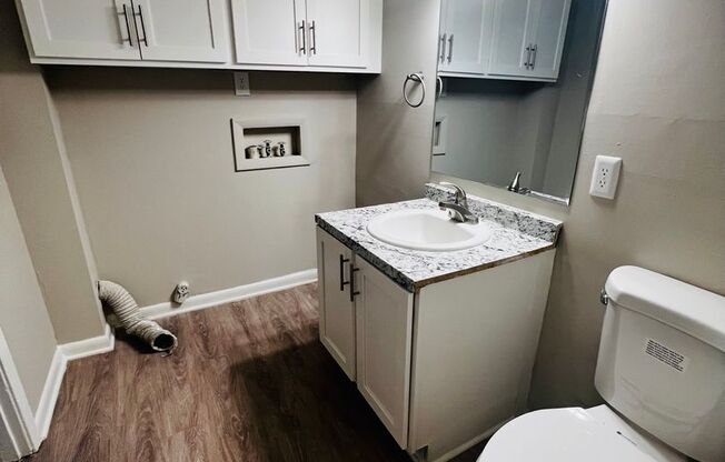 2 beds, 1.5 baths, 990 sqft, $1,025, Unit 4414-B