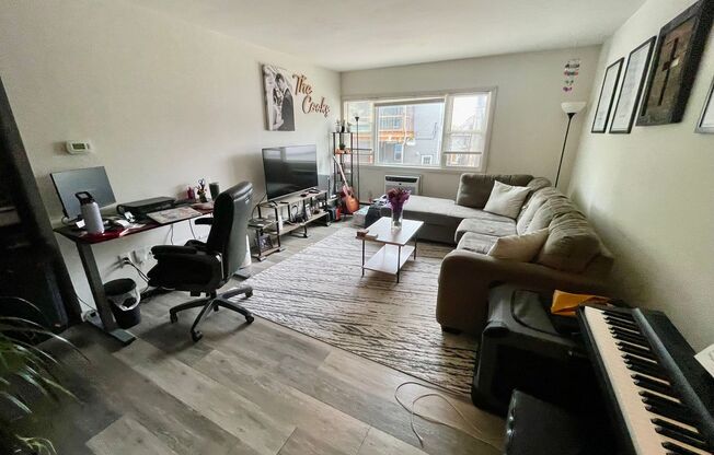2 beds, 1 bath, $1,395, Unit 222