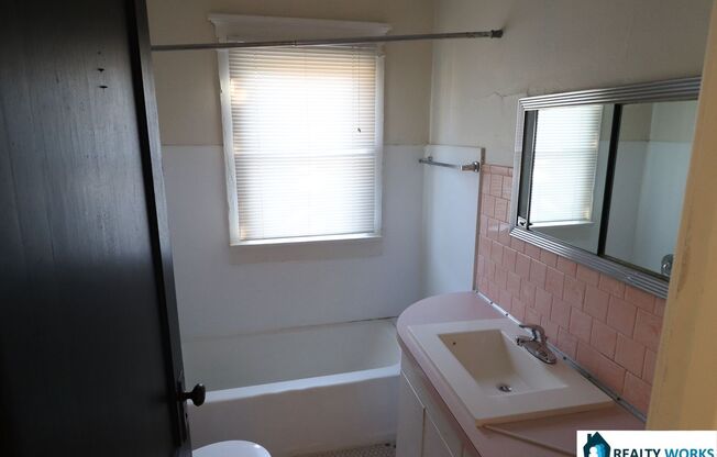 2 beds, 1 bath, $1,350