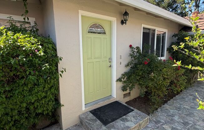 Charming San Jose 2BD/1BA Triplex Unit!