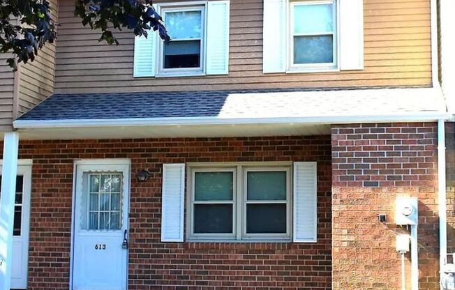 Charming 2 Bedroom Townhome Located in Hanover