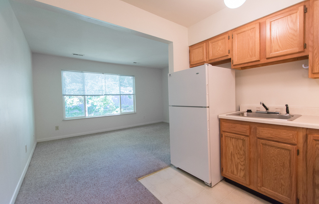 Studio, 1 bath, 305 sqft, $934, Unit 08